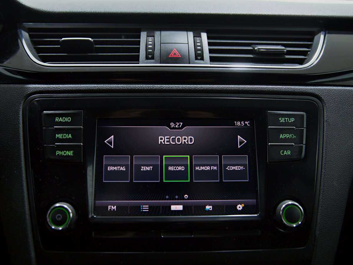 Купить Skoda Rapid с пробегом. Фото: #9