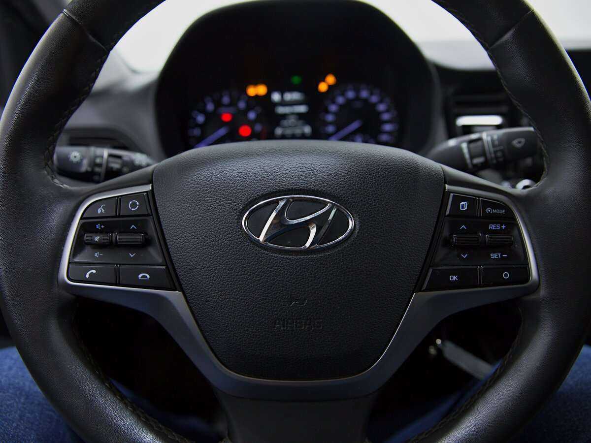 Купить Hyundai Solaris с пробегом. Фото: #4