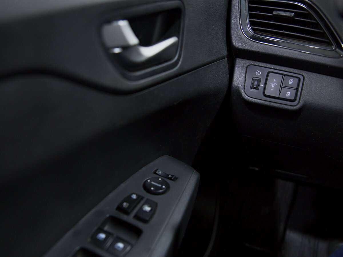 Купить Hyundai Solaris с пробегом. Фото: #7