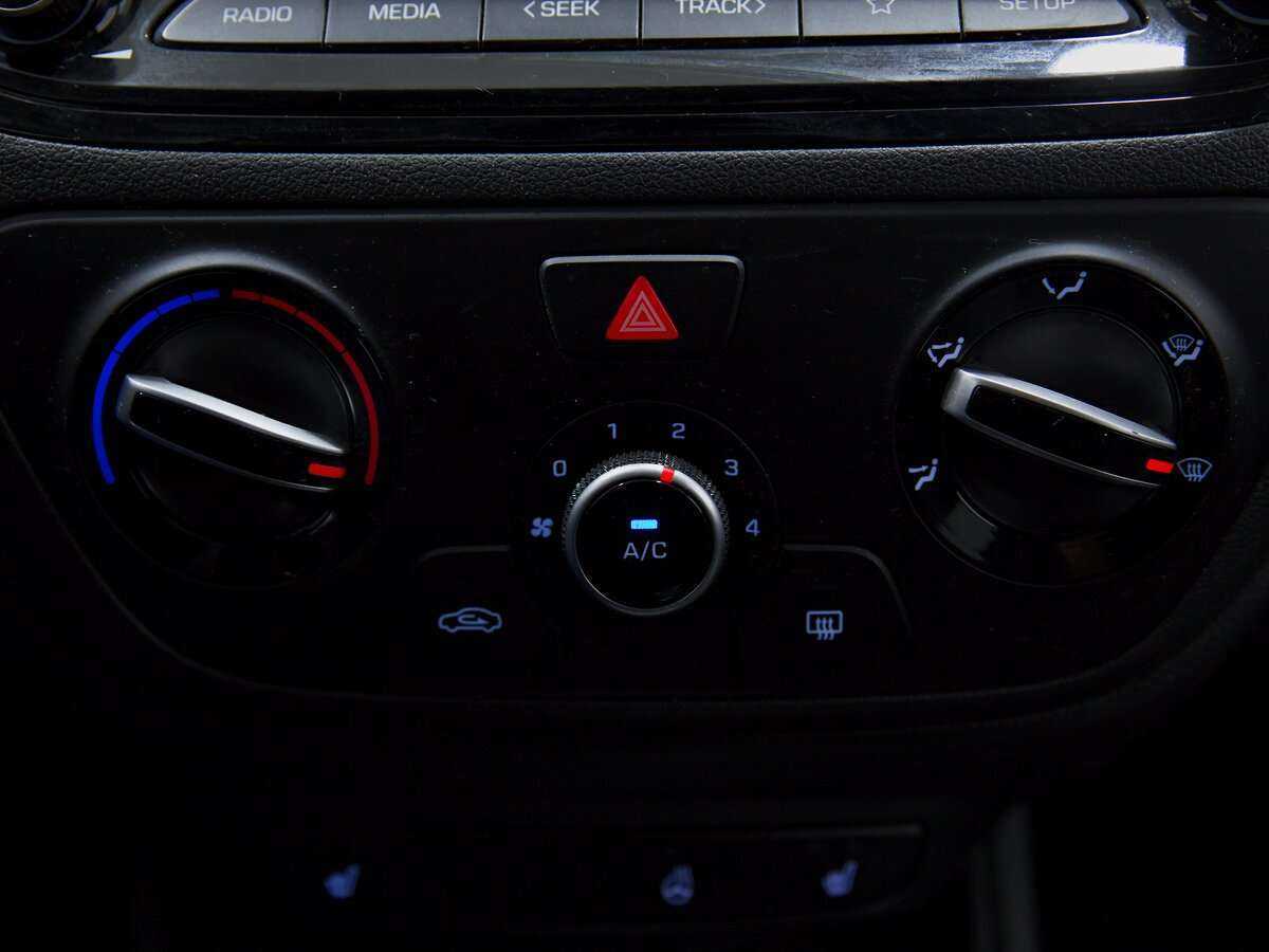 Купить Hyundai Solaris с пробегом. Фото: #10