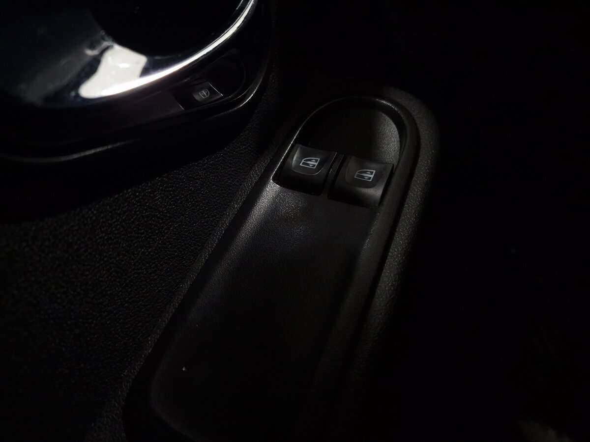 Купить Nissan Terrano с пробегом. Фото: #8