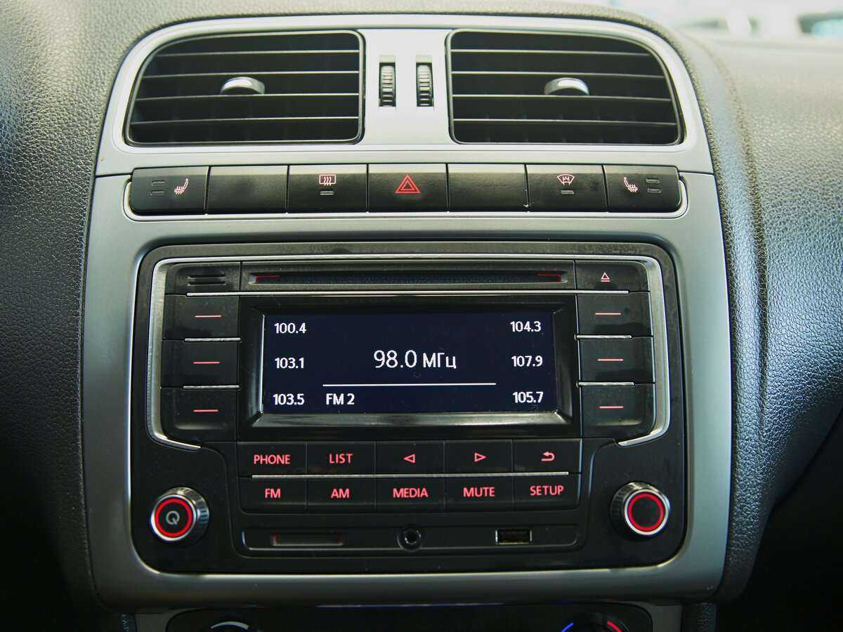 Купить Volkswagen Polo с пробегом. Фото: #5