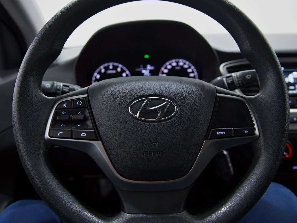 Купить Hyundai Solaris с пробегом. Фото: #10