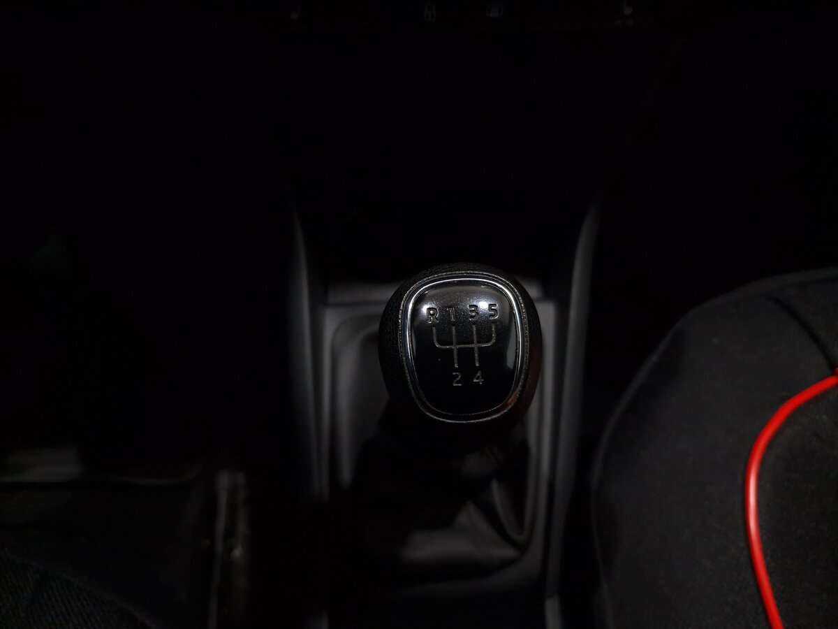 Купить Skoda Rapid с пробегом. Фото: #8