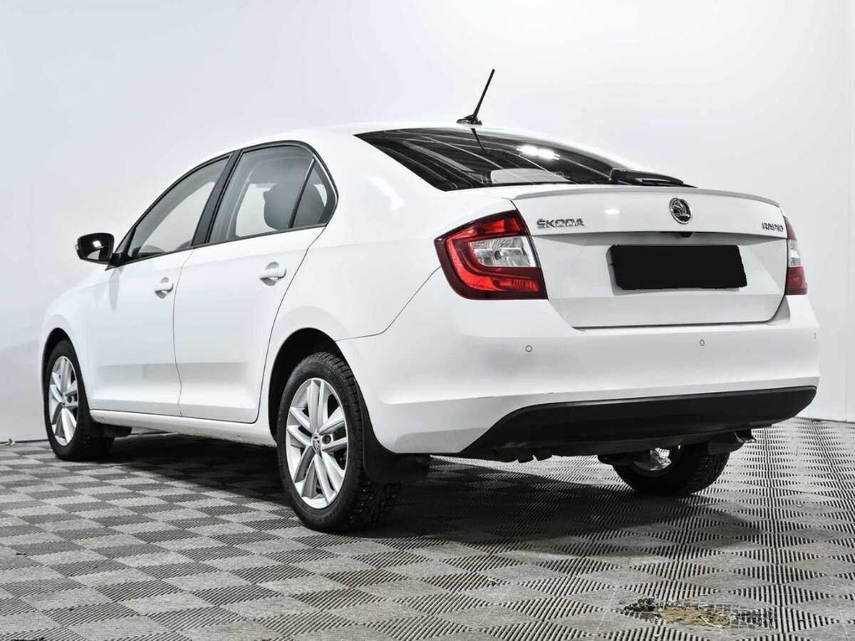 Купить Skoda Rapid с пробегом. Фото: #4