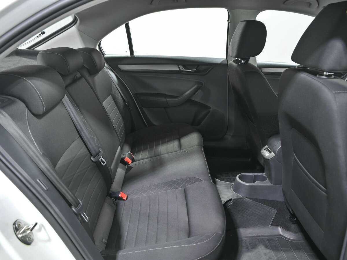 Купить Skoda Rapid с пробегом. Фото: #14