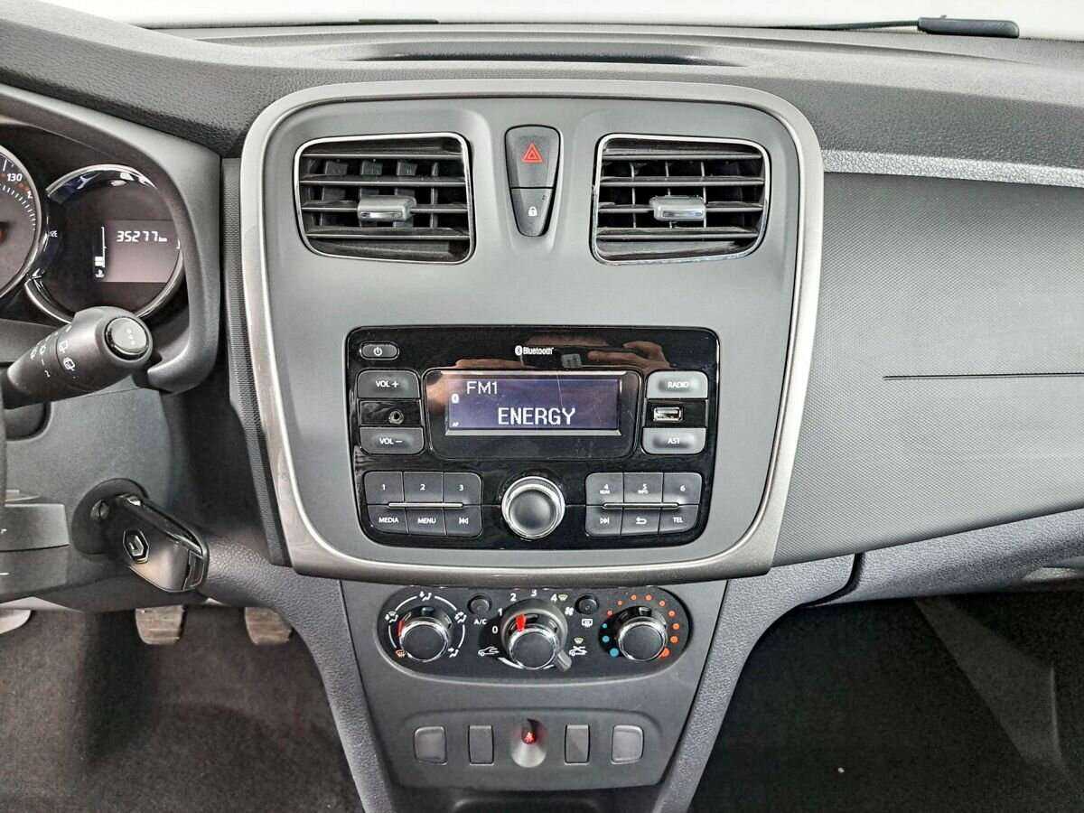 Купить Renault Sandero с пробегом. Фото: #12