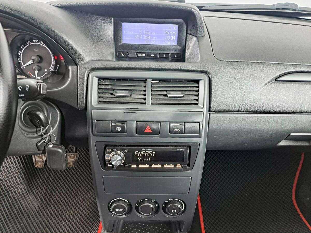 Купить Lada (ВАЗ) Priora с пробегом. Фото: #12