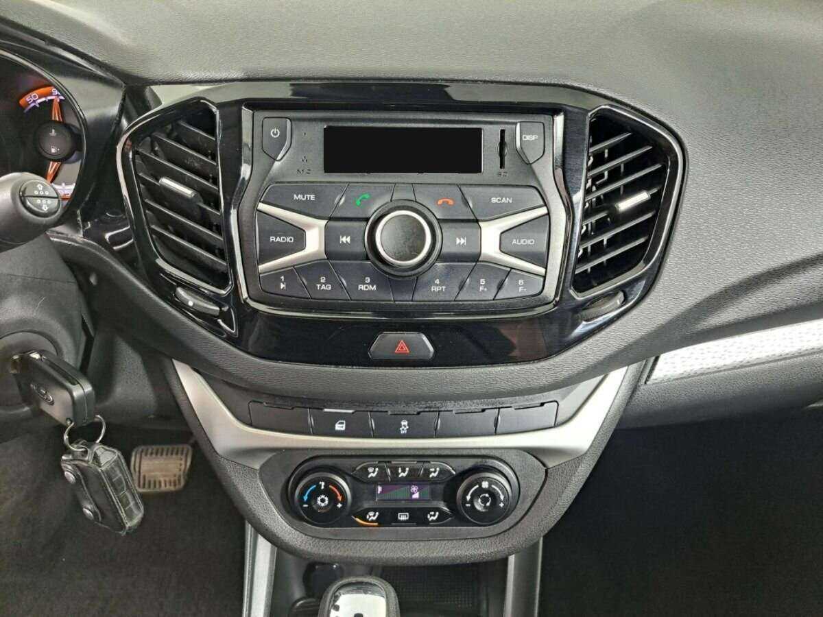 Купить Lada (ВАЗ) Vesta с пробегом. Фото: #12