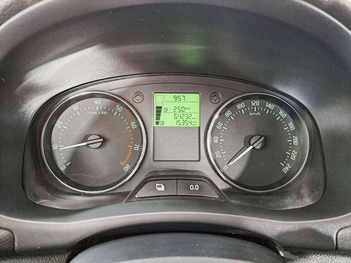 Купить Skoda Fabia с пробегом. Фото: #10