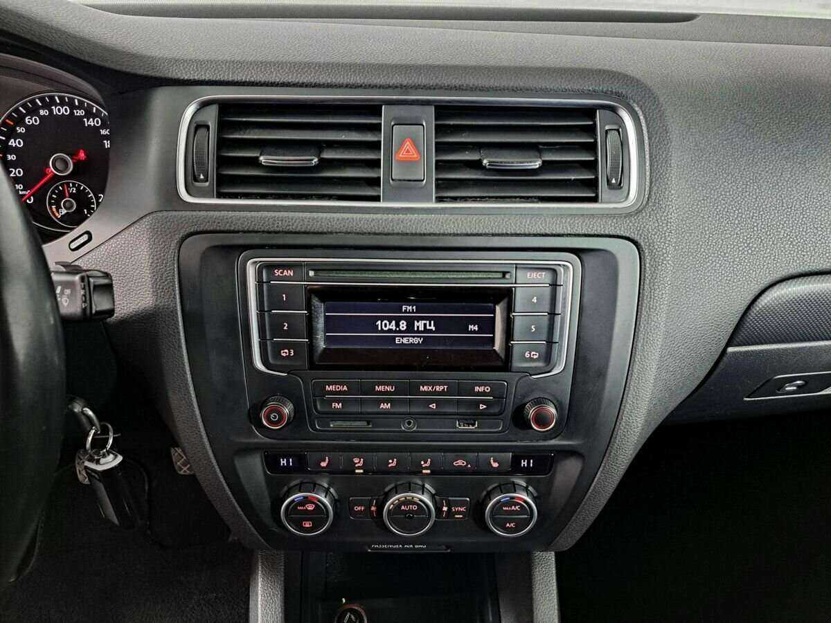Купить Volkswagen Jetta с пробегом. Фото: #12