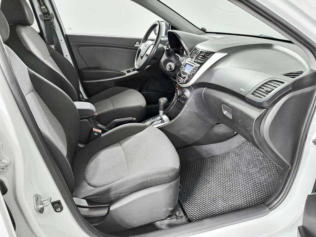 Купить Hyundai Solaris с пробегом. Фото: #10