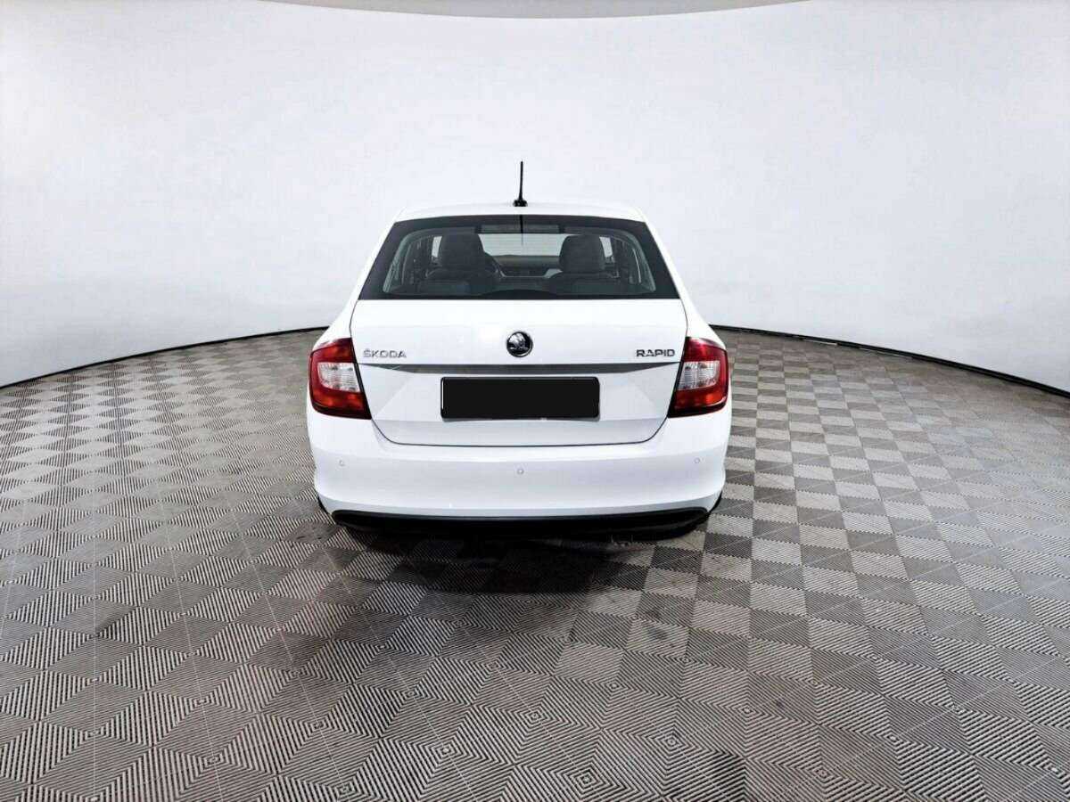 Купить Skoda Rapid с пробегом. Фото: #4