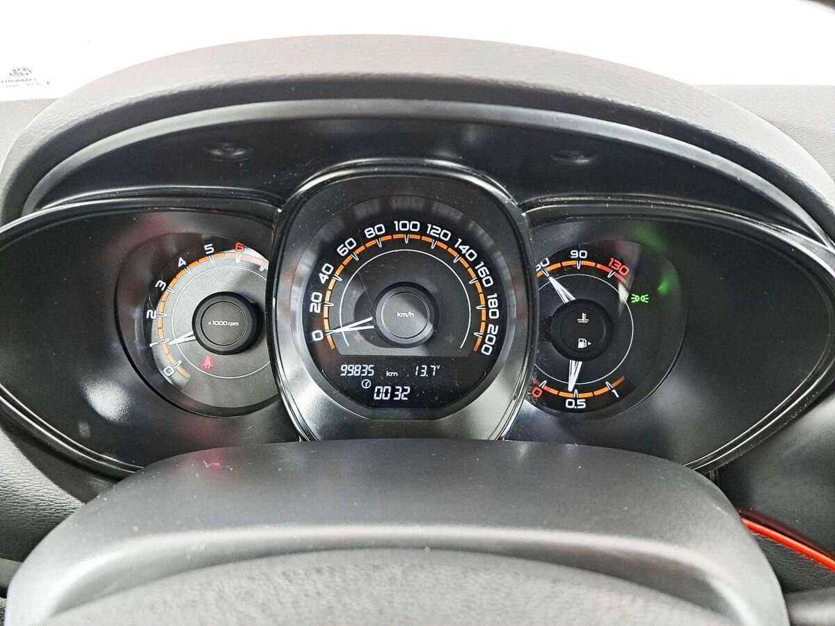 Купить Lada (ВАЗ) Vesta с пробегом. Фото: #10