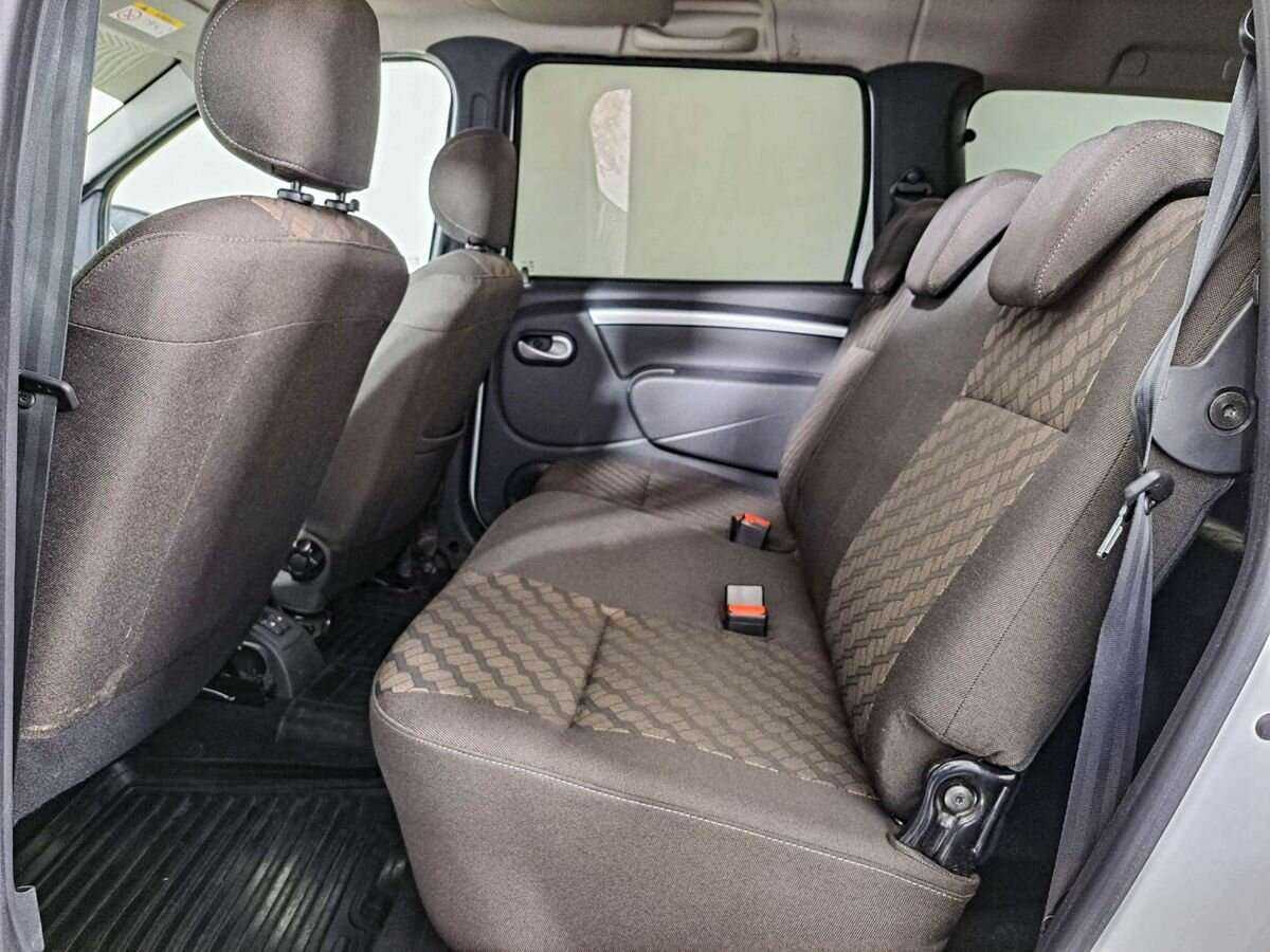 Купить Lada (ВАЗ) Largus с пробегом. Фото: #9