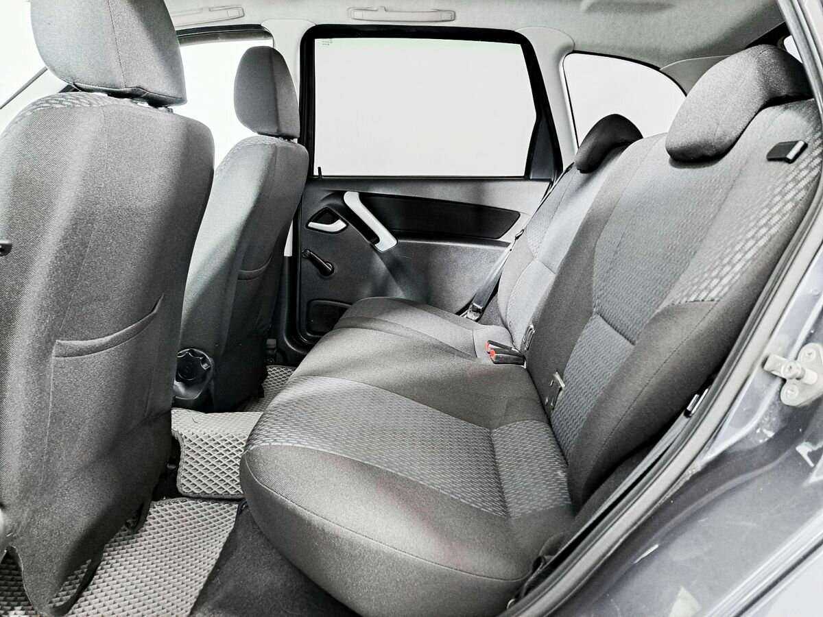 Купить Lada (ВАЗ) Kalina с пробегом. Фото: #9