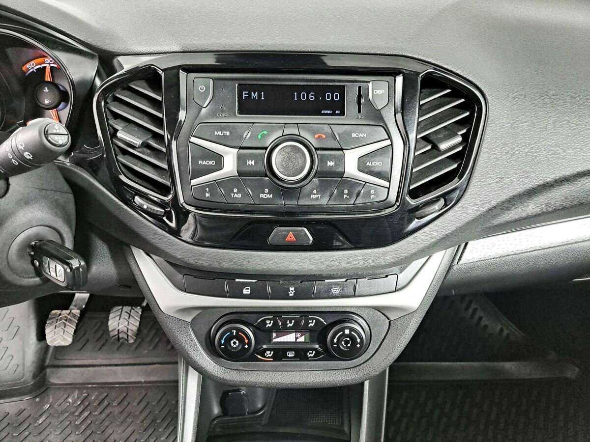 Купить Lada (ВАЗ) Vesta с пробегом. Фото: #10