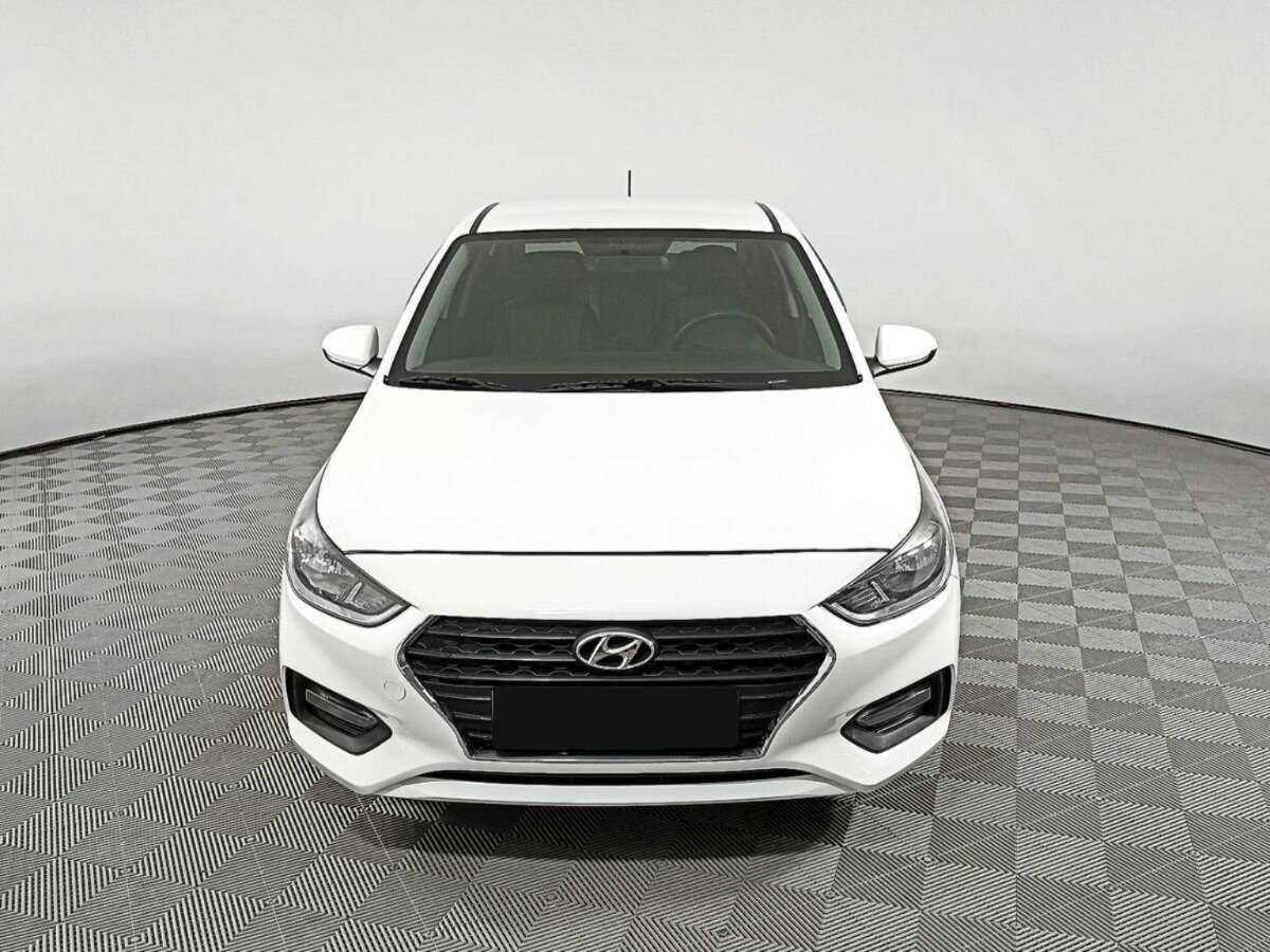 Купить Hyundai Solaris с пробегом. Фото: #1