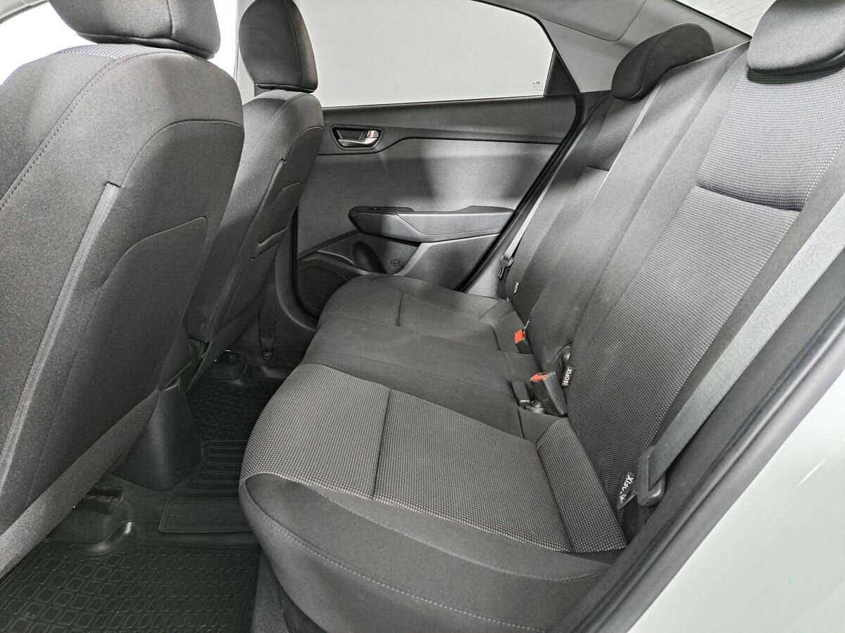 Купить Hyundai Solaris с пробегом. Фото: #10