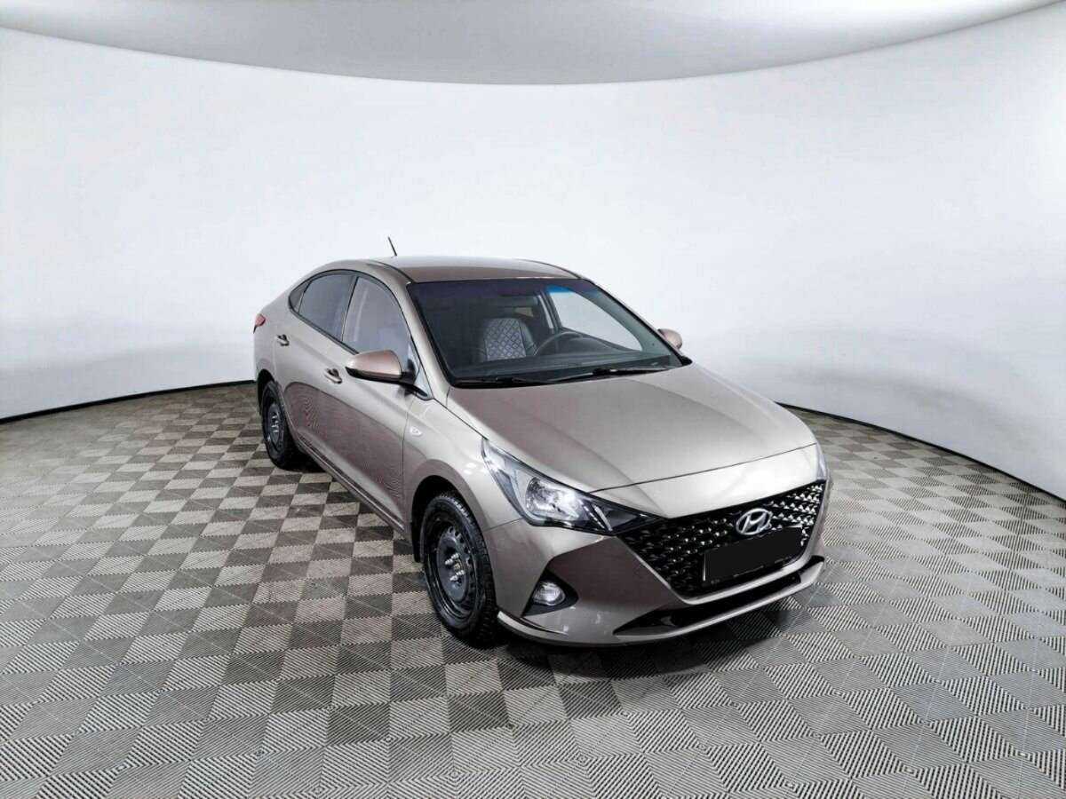 Купить Hyundai Solaris с пробегом. Фото: #2