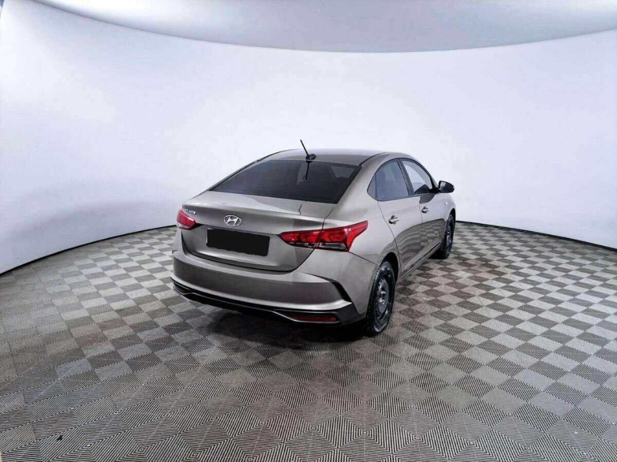 Купить Hyundai Solaris с пробегом. Фото: #4