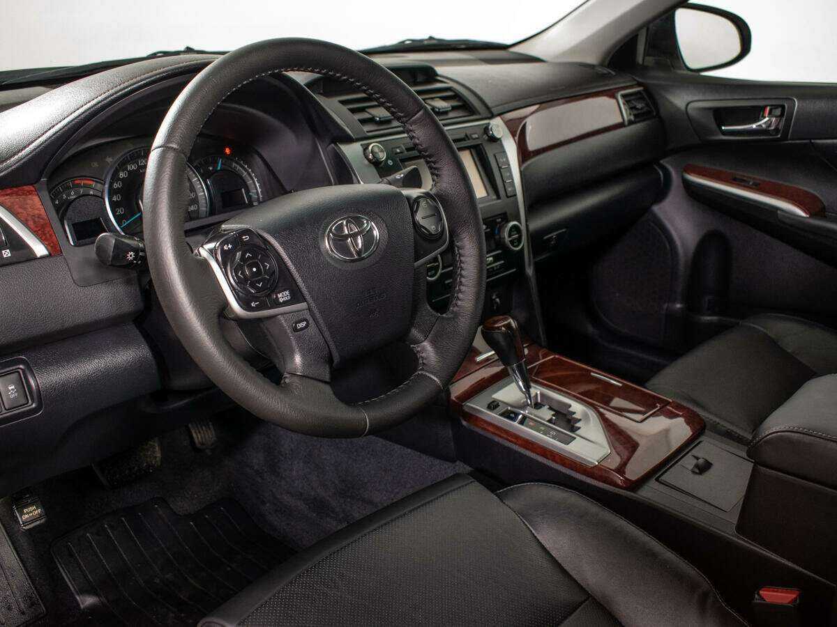 Купить Toyota Camry с пробегом. Фото: #12