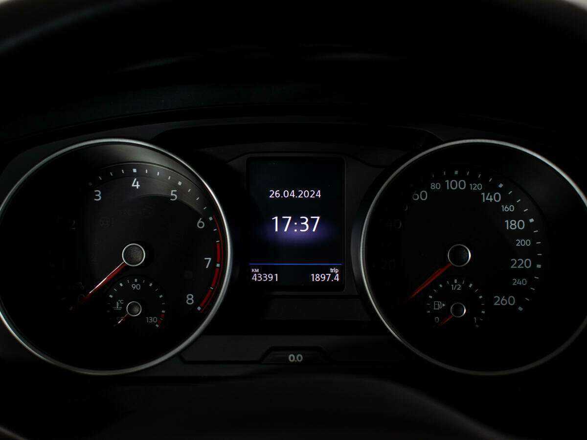Купить Volkswagen Tiguan с пробегом. Фото: #11
