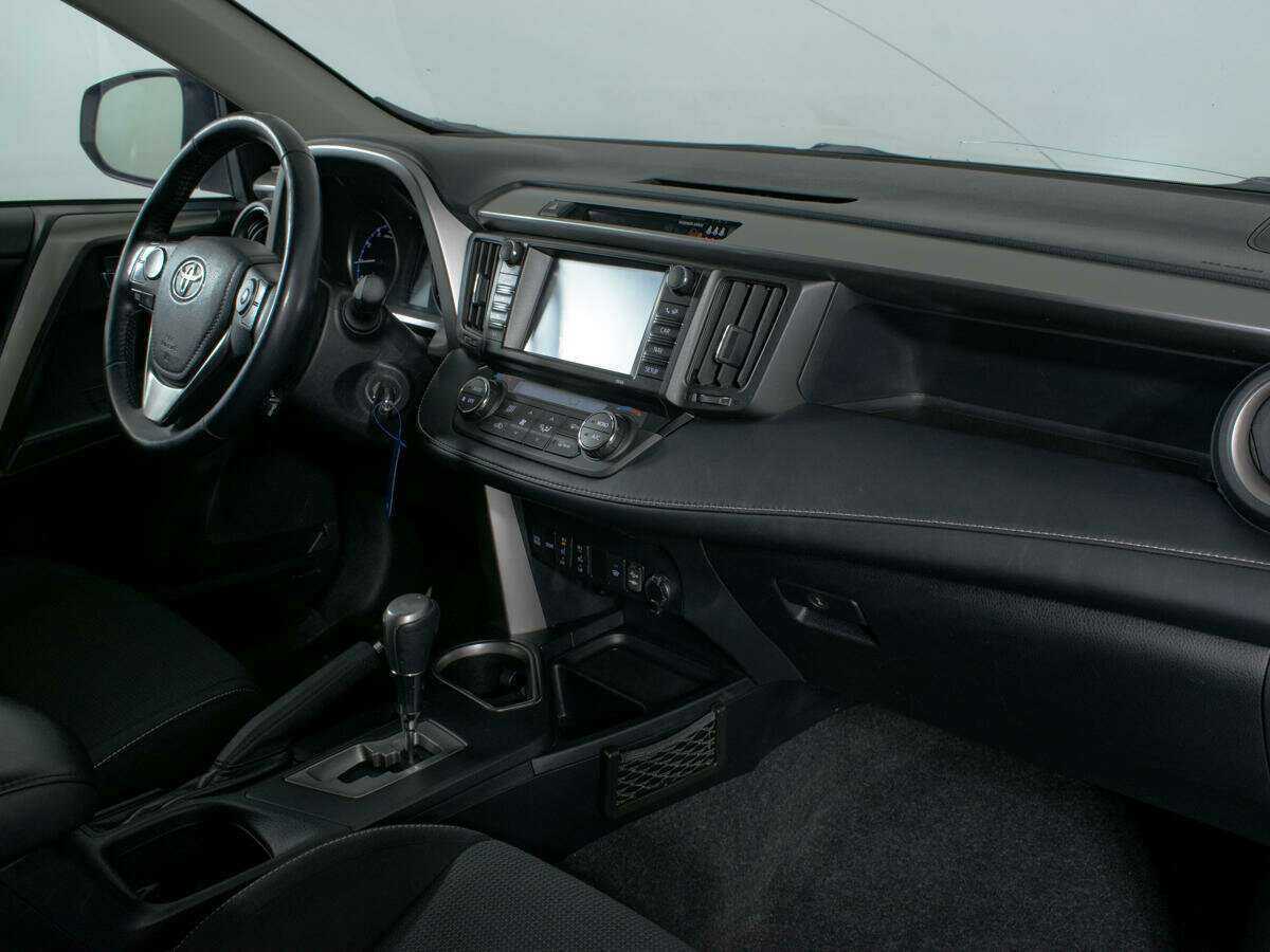 Купить Toyota RAV4 с пробегом. Фото: #8