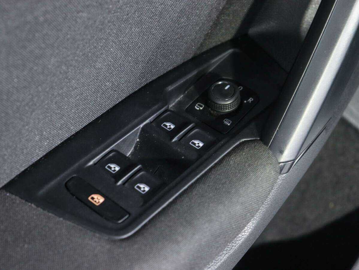 Купить Volkswagen Tiguan с пробегом. Фото: #15