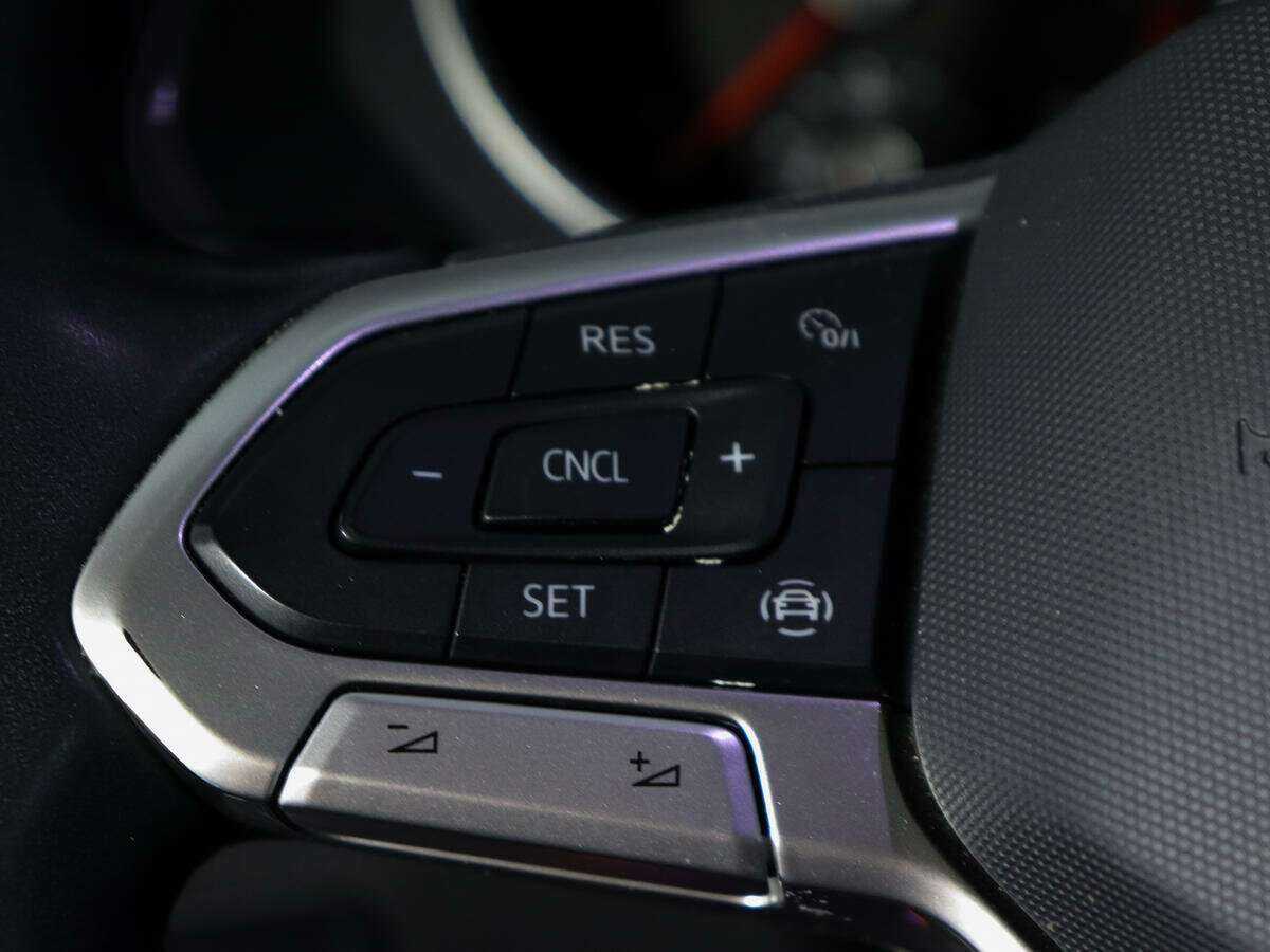 Купить Volkswagen Tiguan с пробегом. Фото: #17