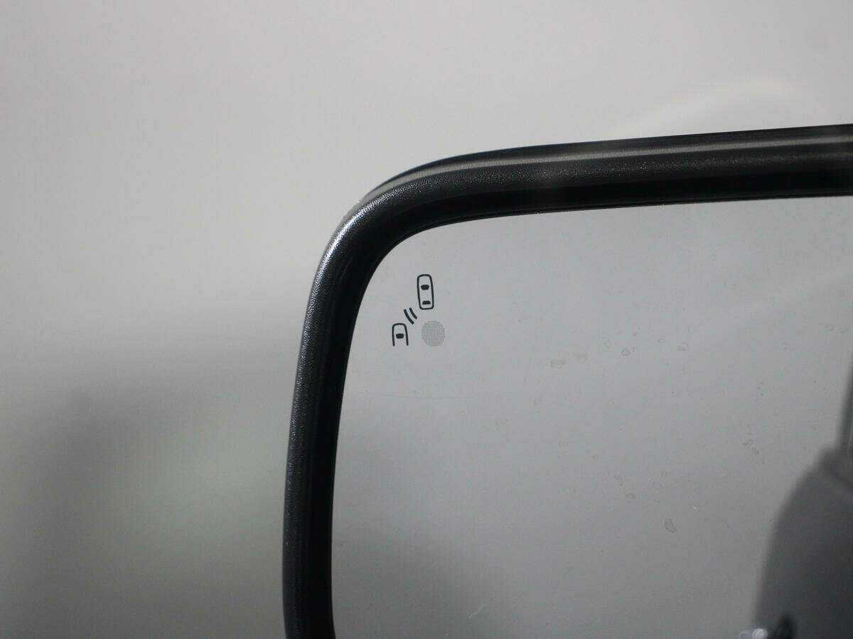 Купить Ford Explorer с пробегом. Фото: #14