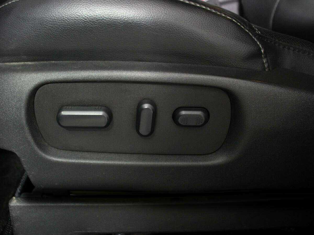 Купить Ford Explorer с пробегом. Фото: #17