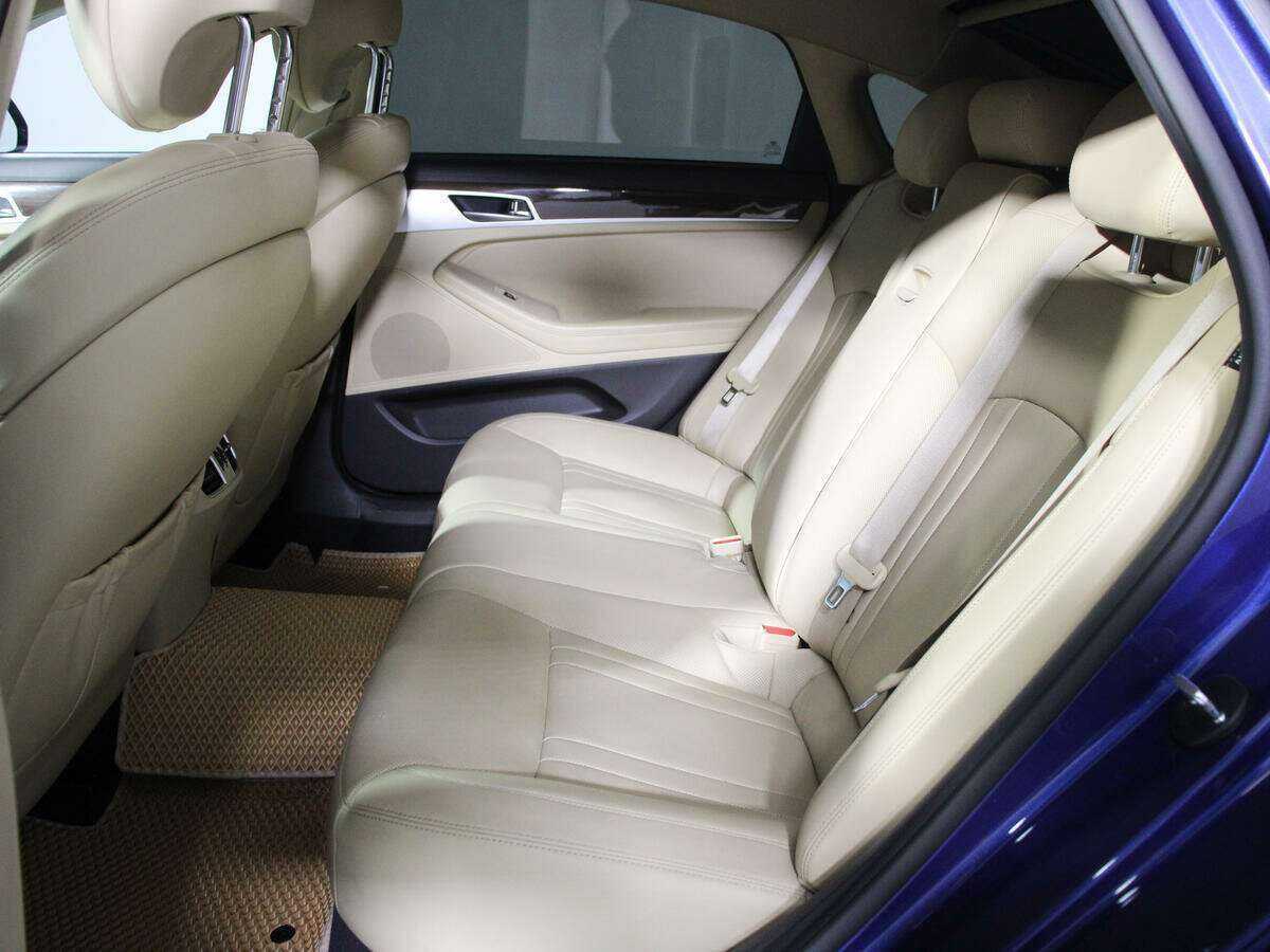 Купить Hyundai Genesis с пробегом. Фото: #7