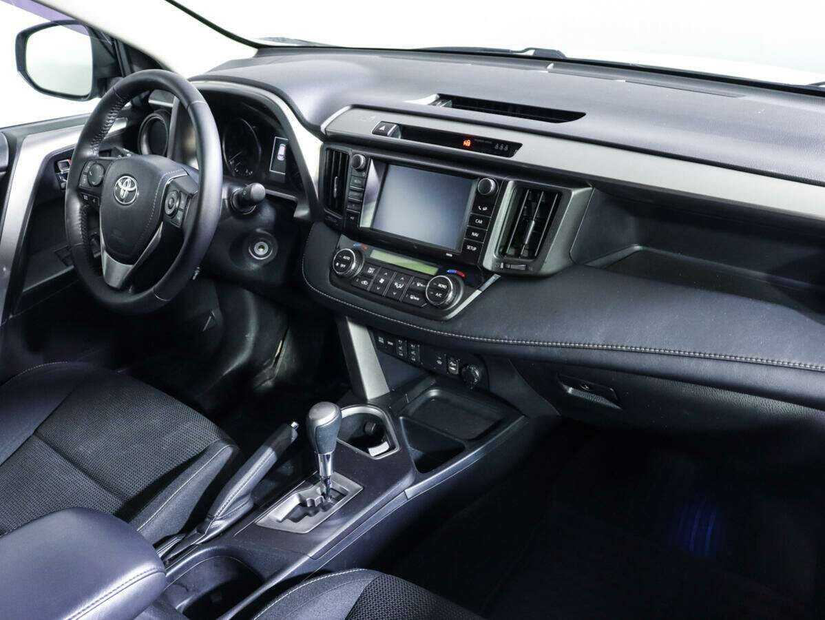 Купить Toyota RAV4 с пробегом. Фото: #7