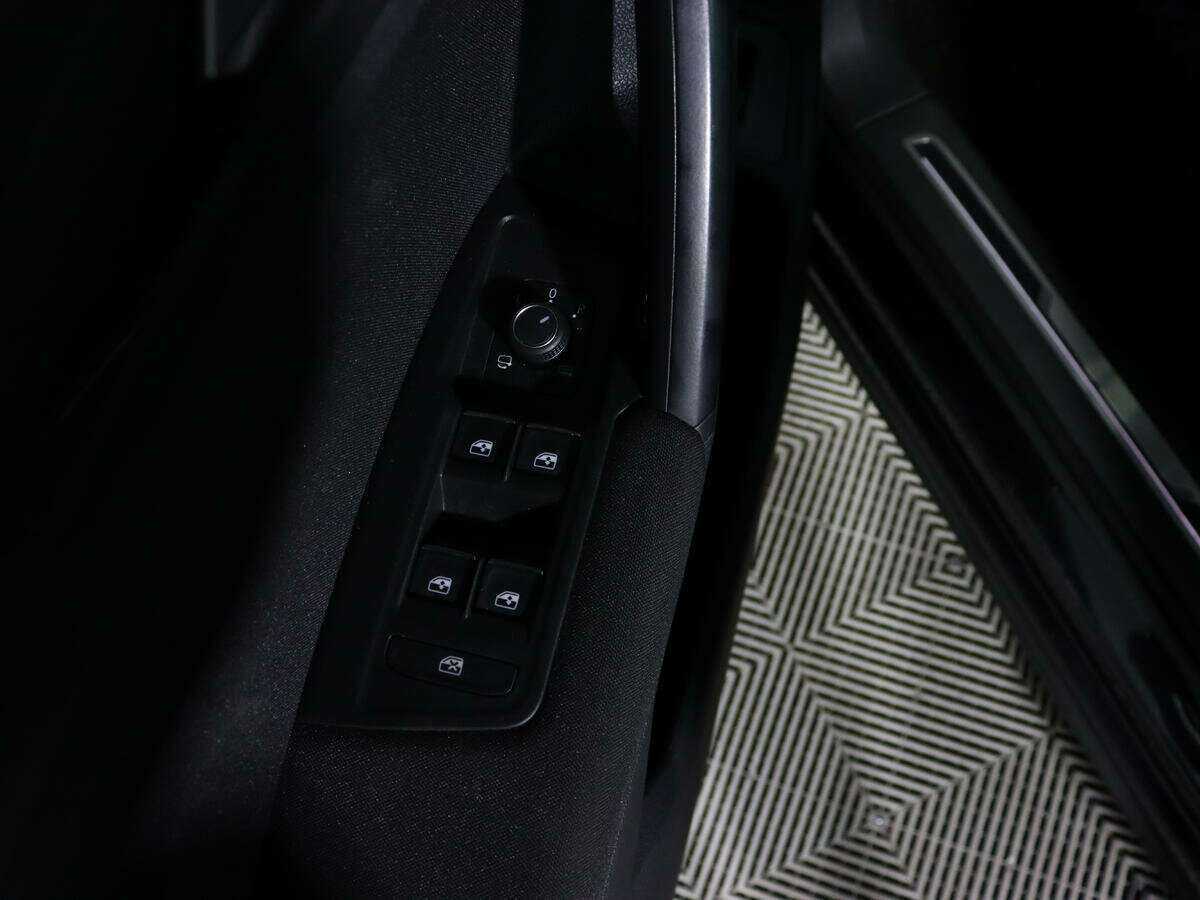 Купить Volkswagen Tiguan с пробегом. Фото: #13