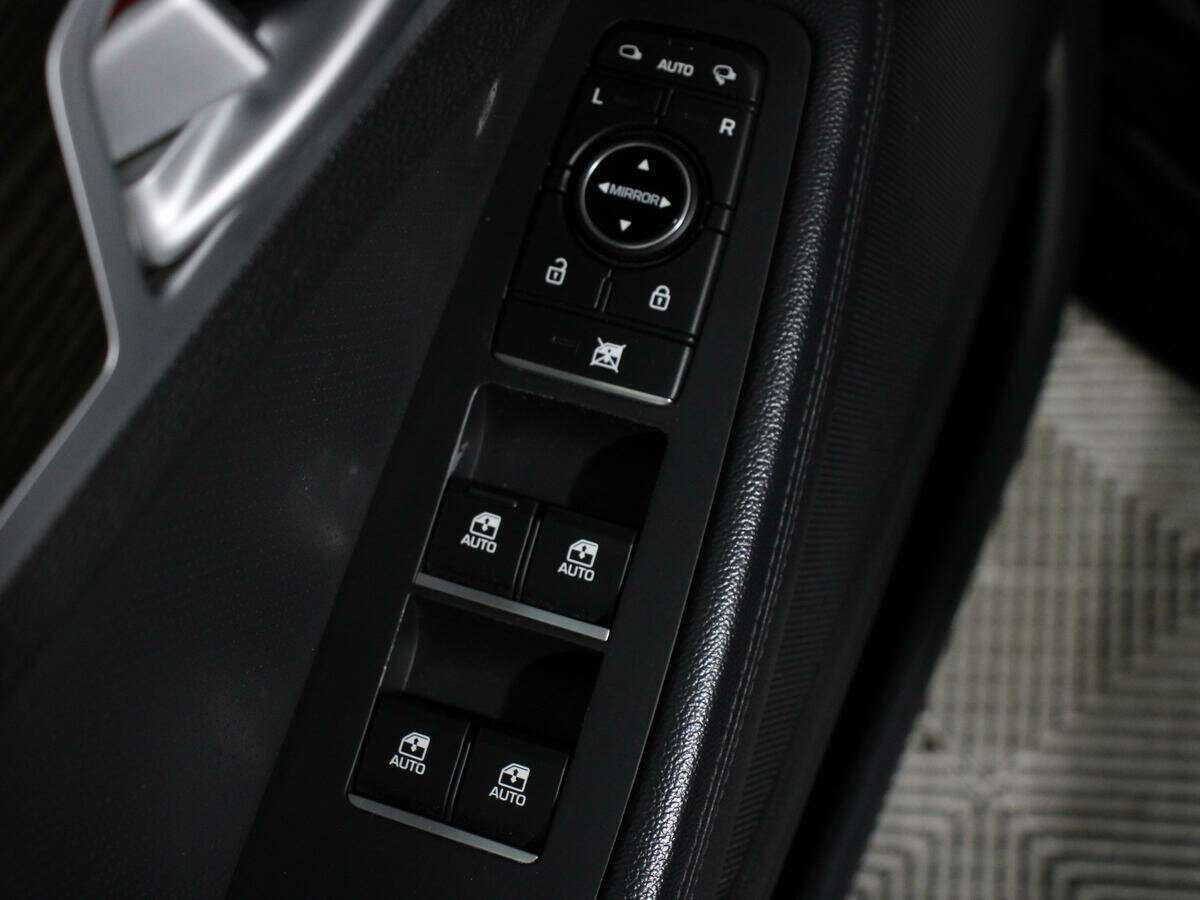 Купить Hyundai Genesis с пробегом. Фото: #15