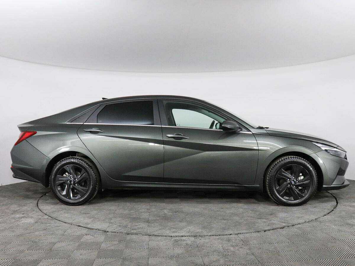 Купить Hyundai Elantra с пробегом. Фото: #3