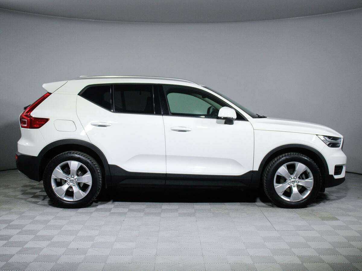 Купить Volvo XC40 с пробегом. Фото: #3