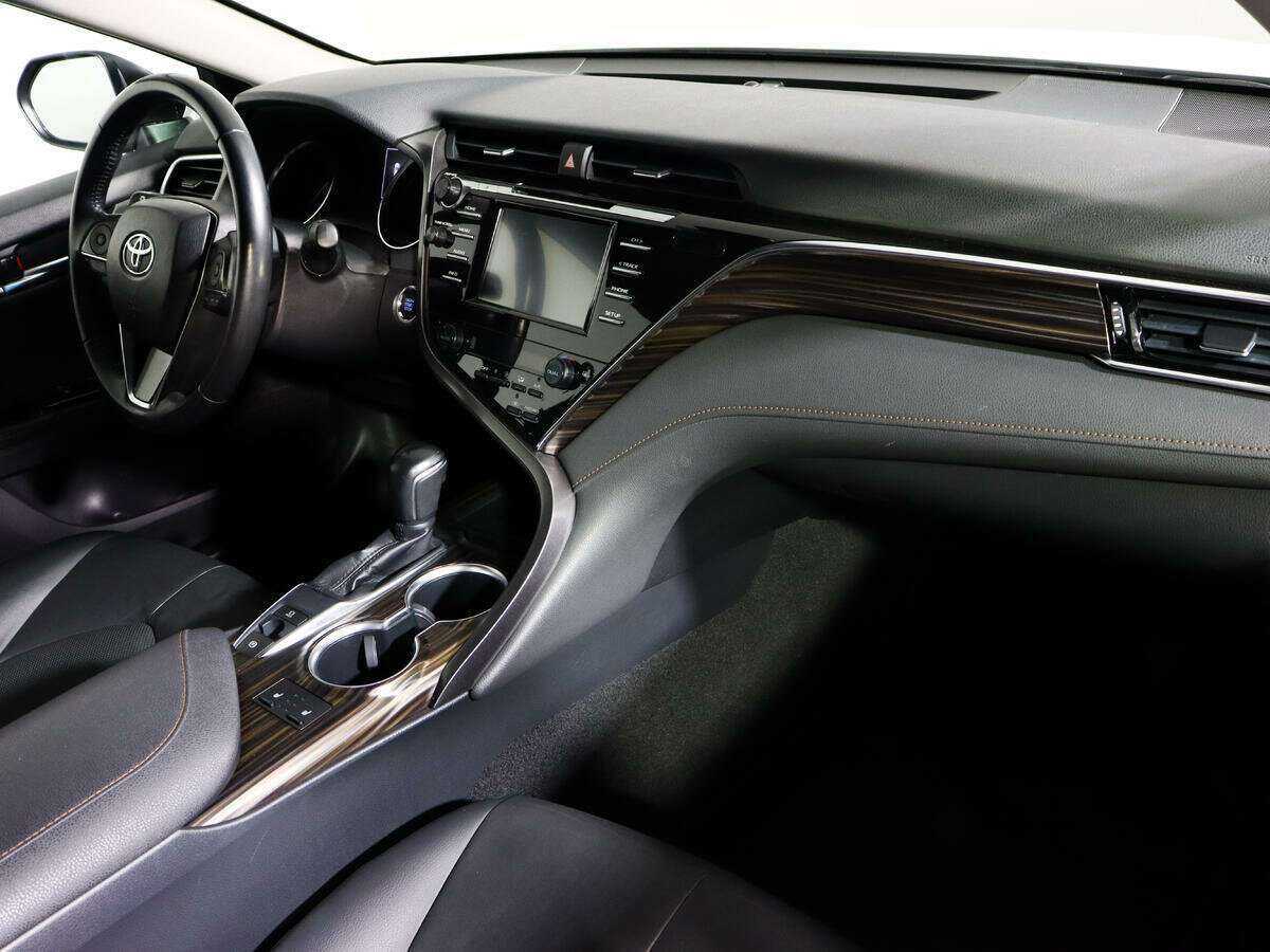 Купить Toyota Camry с пробегом. Фото: #8