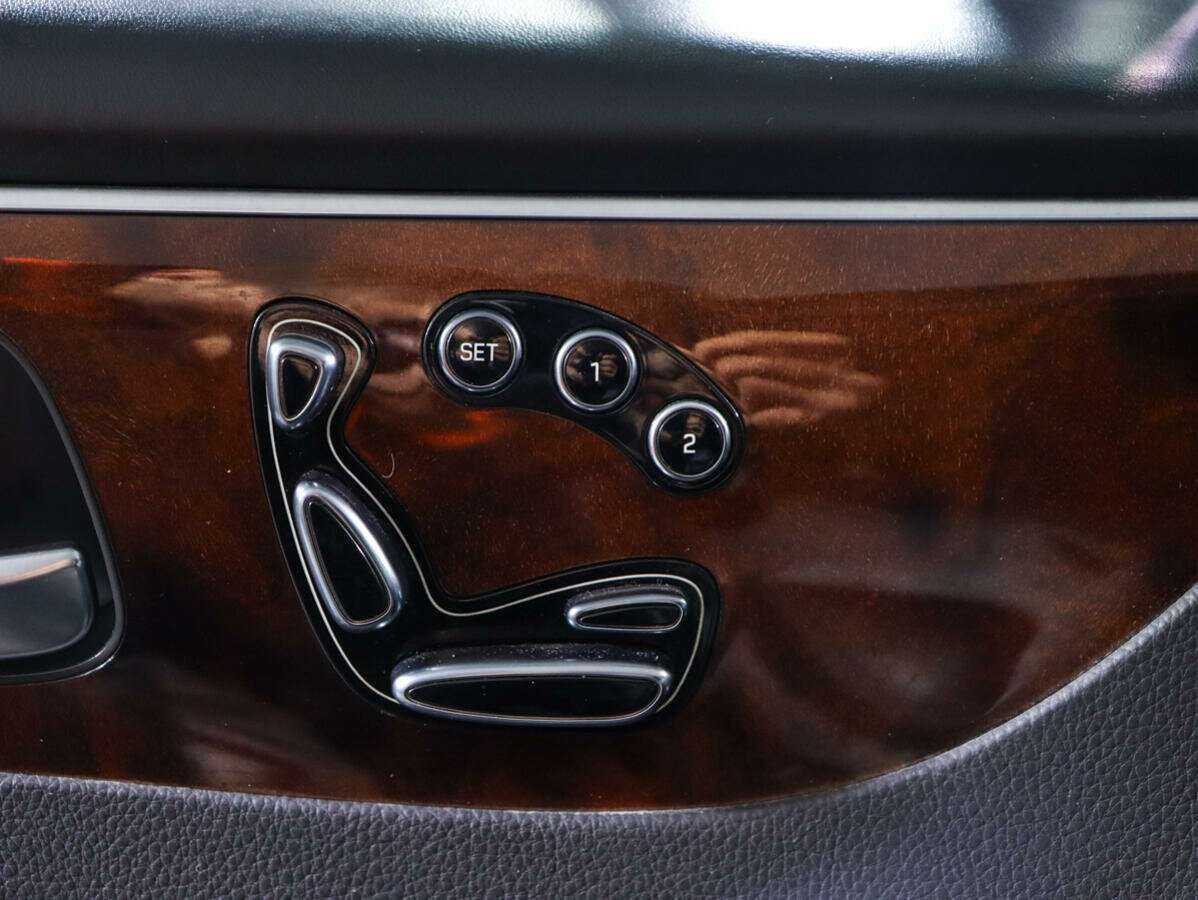 Купить Hyundai Equus с пробегом. Фото: #16