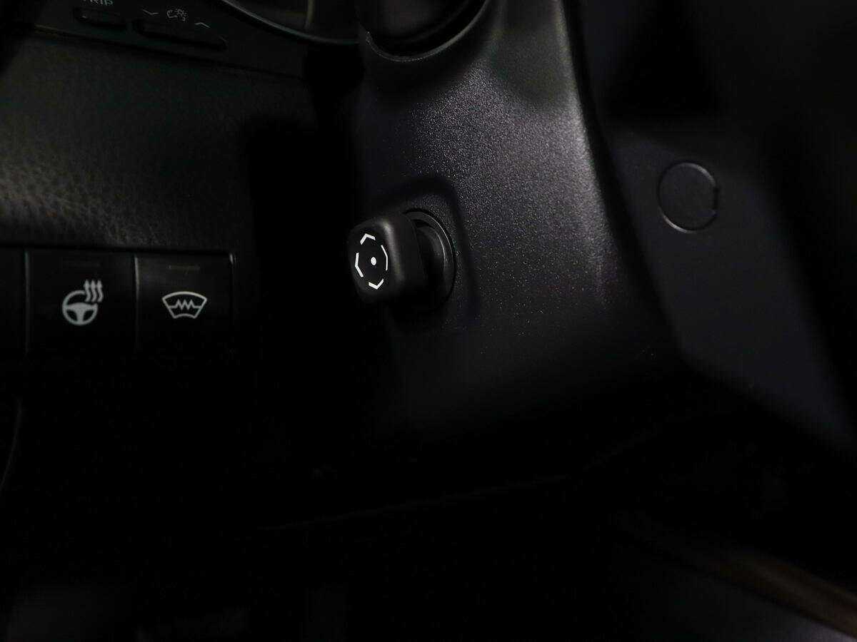 Купить Toyota Camry с пробегом. Фото: #18