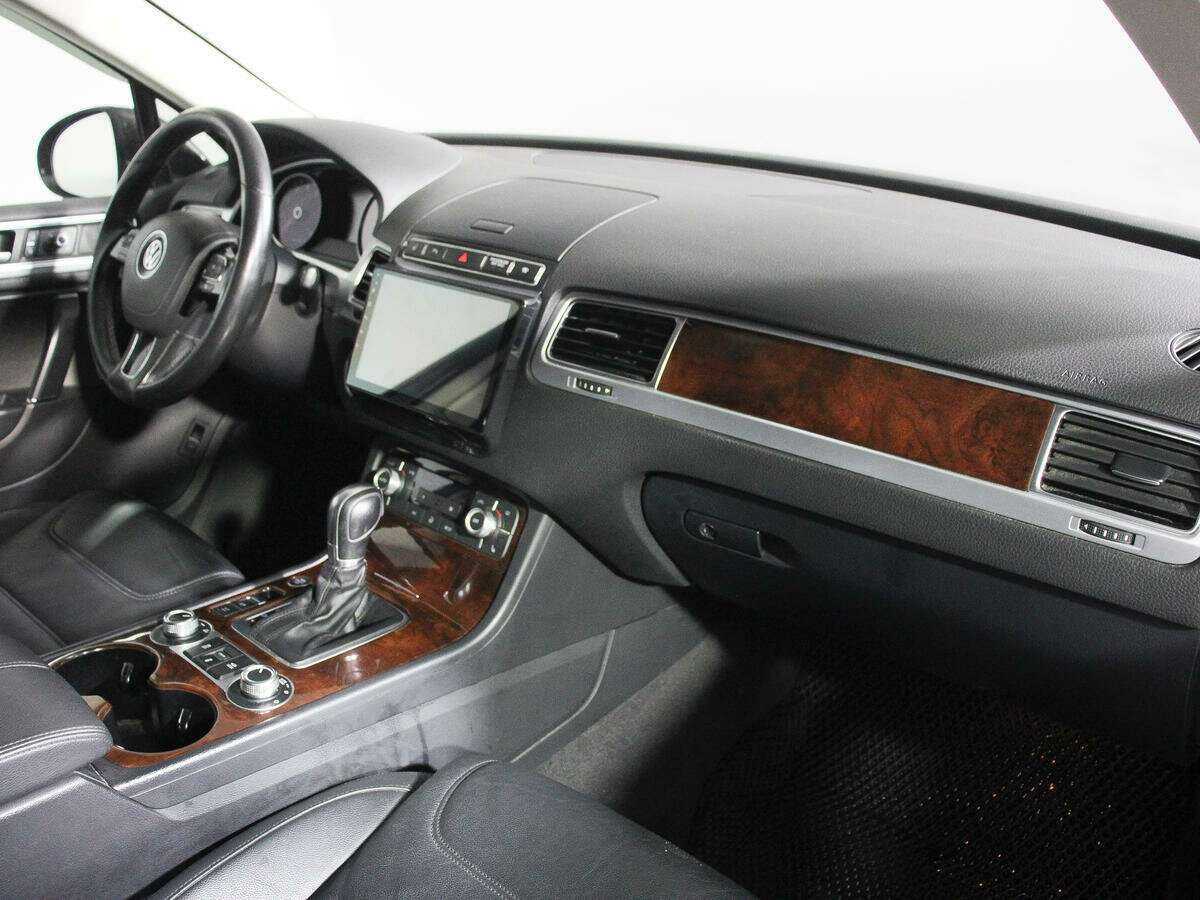 Купить Volkswagen Touareg с пробегом. Фото: #5