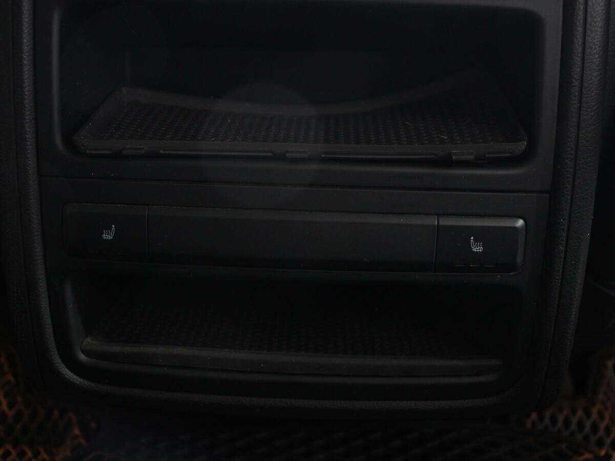 Купить Volkswagen Touareg с пробегом. Фото: #14