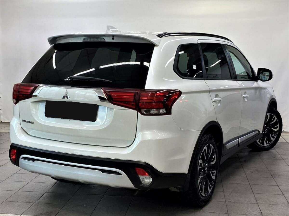 Купить Mitsubishi Outlander с пробегом. Фото: #5