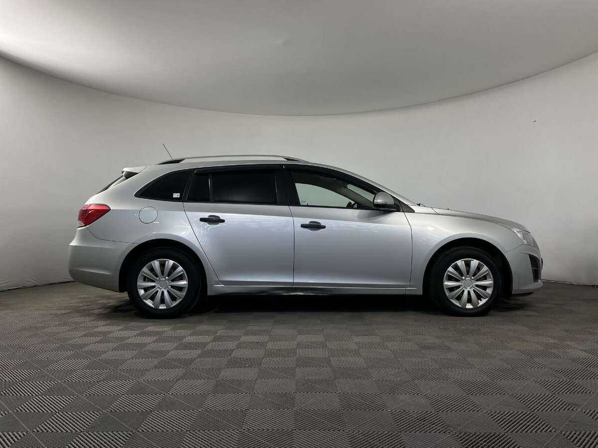 Купить Chevrolet Cruze с пробегом. Фото: #2