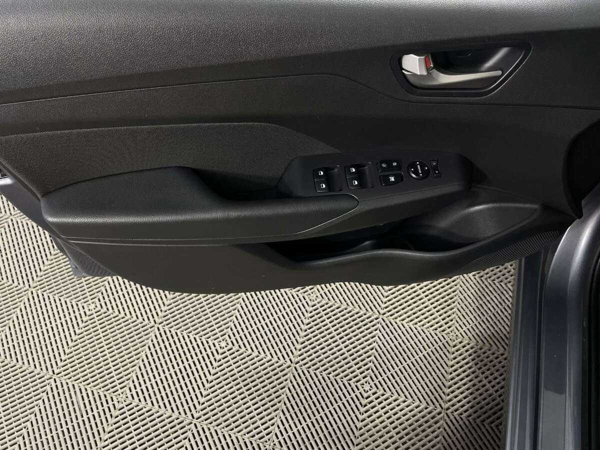 Купить Hyundai Solaris с пробегом. Фото: #7