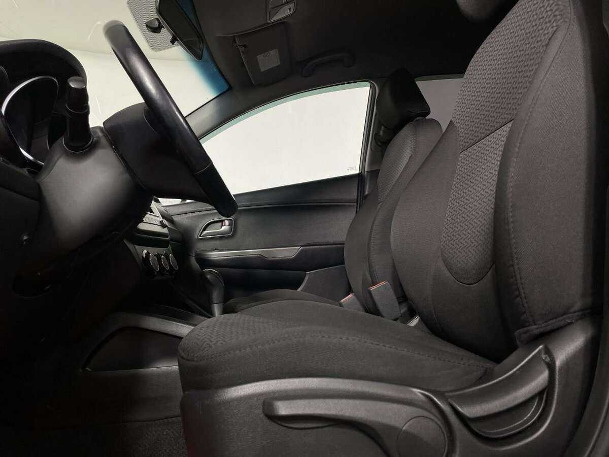 Купить Kia Rio с пробегом. Фото: #9