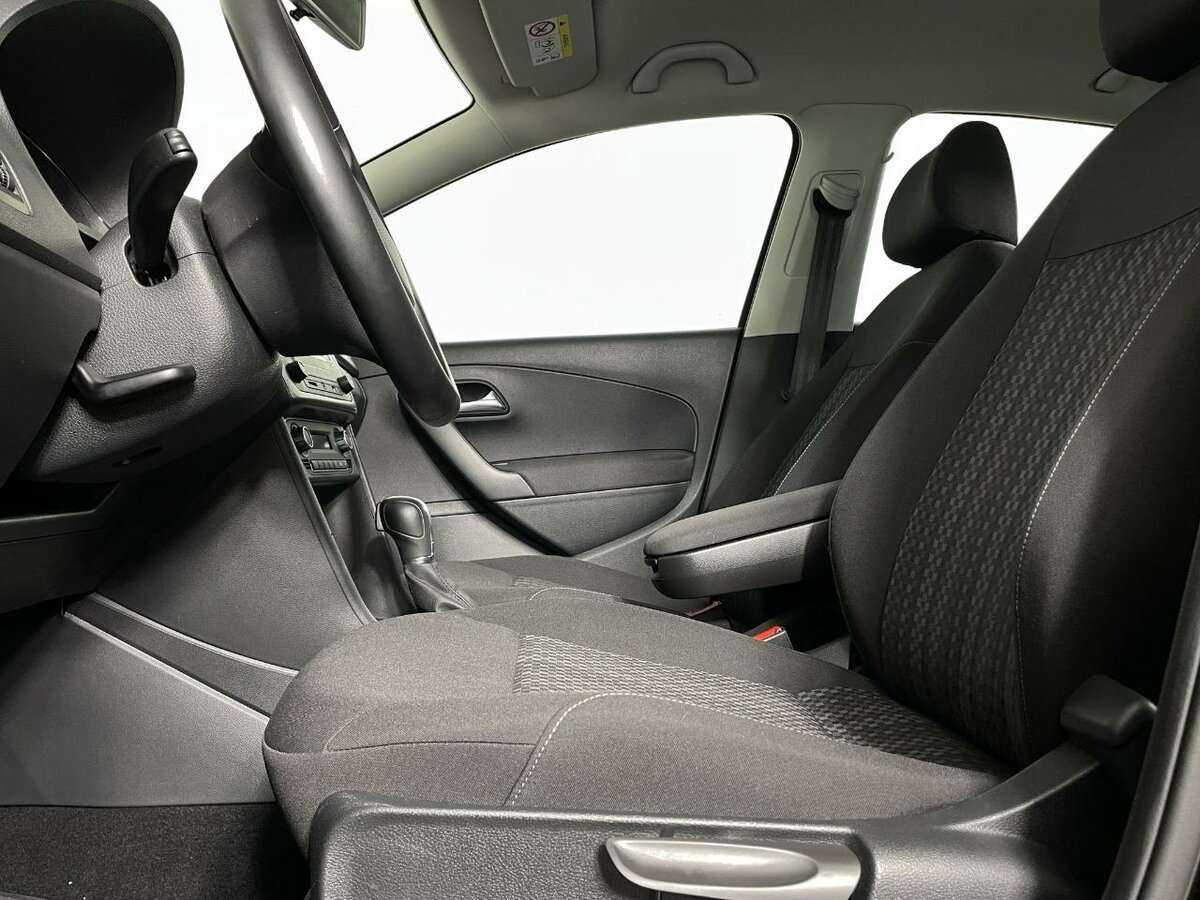 Купить Volkswagen Polo с пробегом. Фото: #8