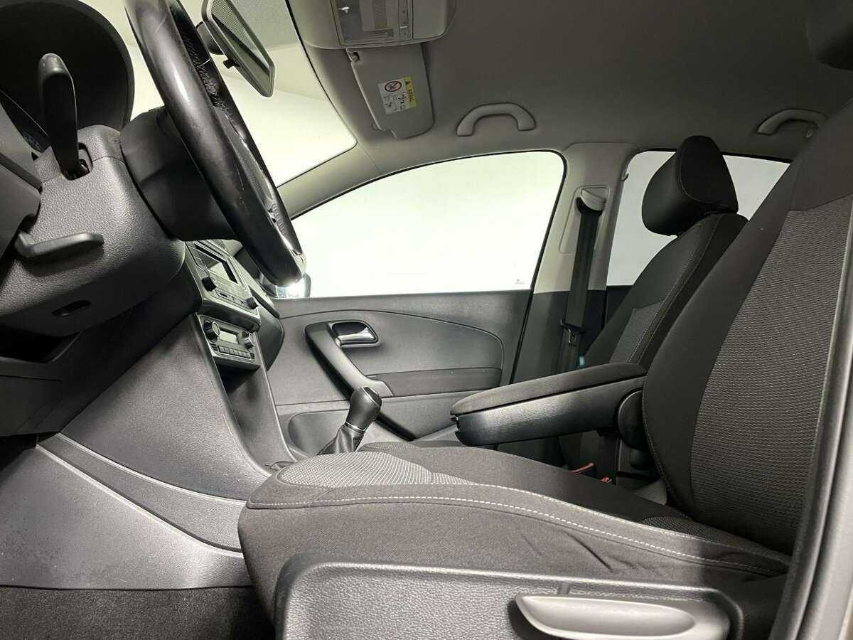 Купить Volkswagen Polo с пробегом. Фото: #8