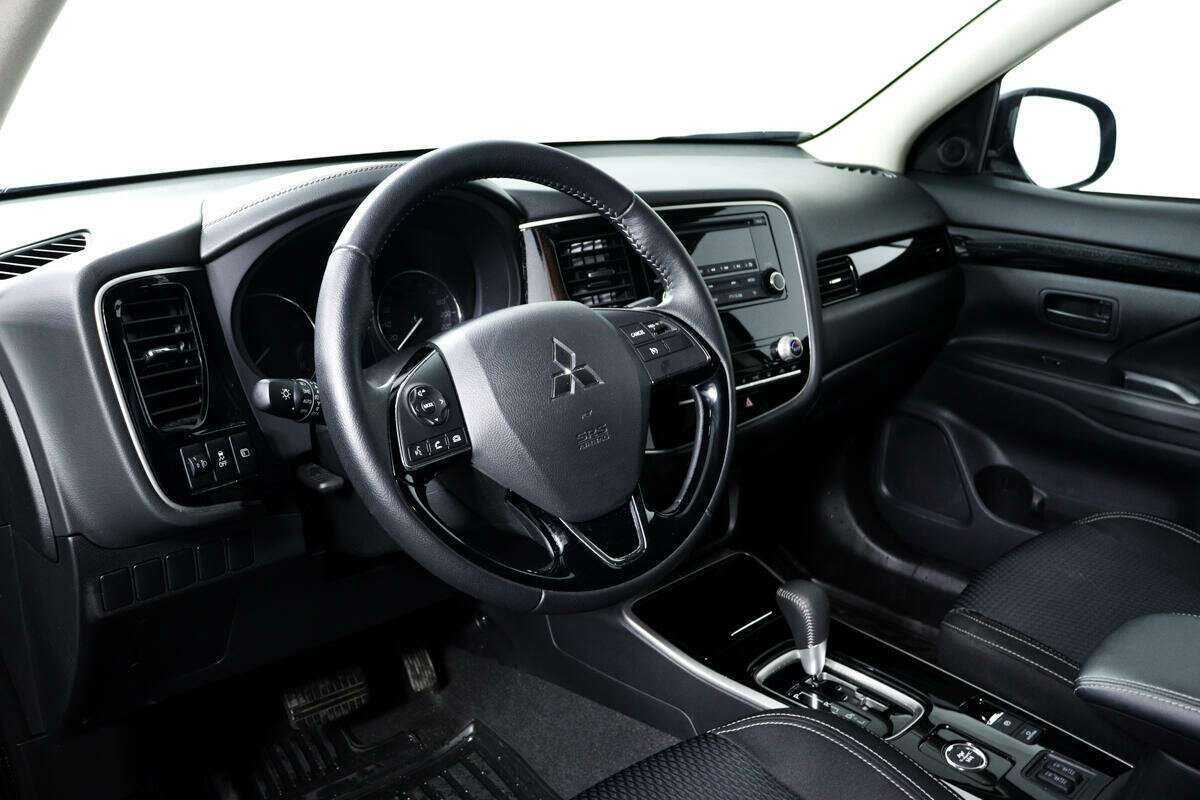 Купить Mitsubishi Outlander с пробегом. Фото: #12